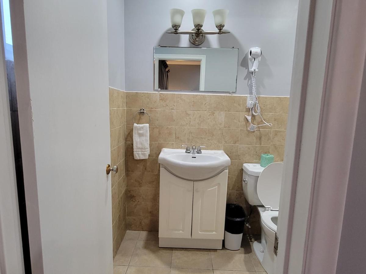 Knights Inn קובורג מראה חיצוני תמונה