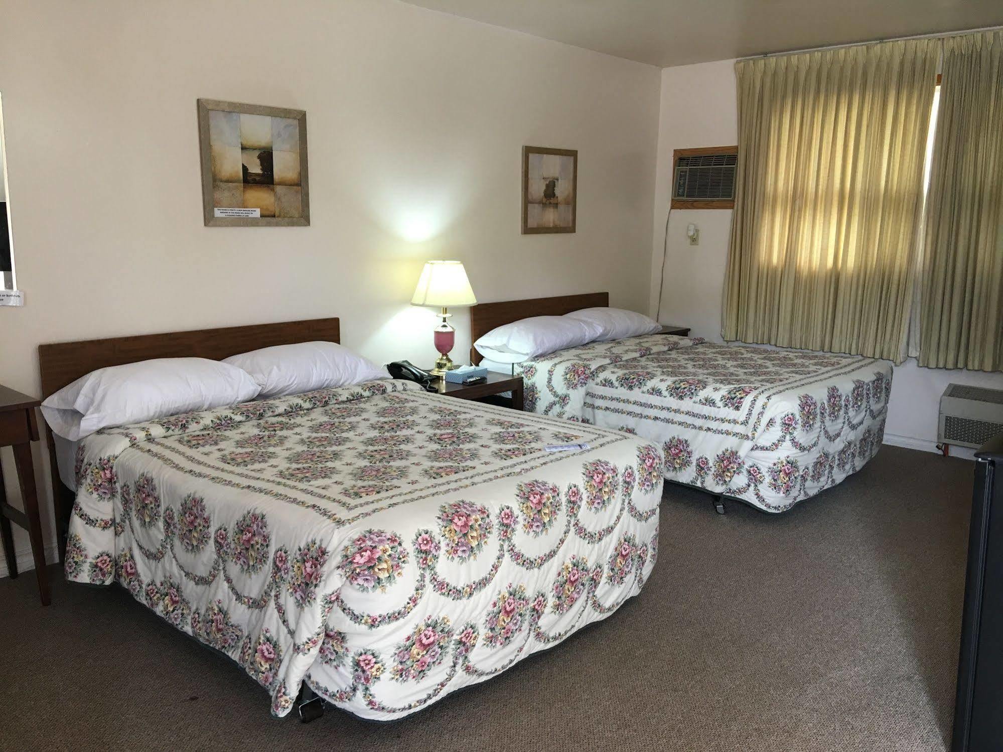 Knights Inn קובורג מראה חיצוני תמונה